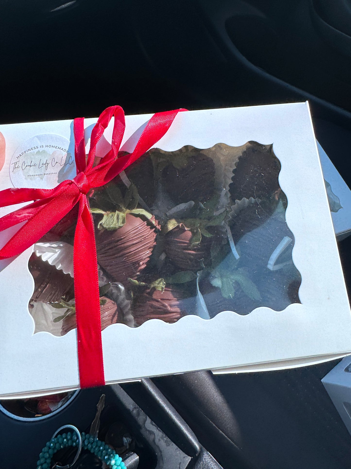 Cookies and Cream covered strawberries (dozen)