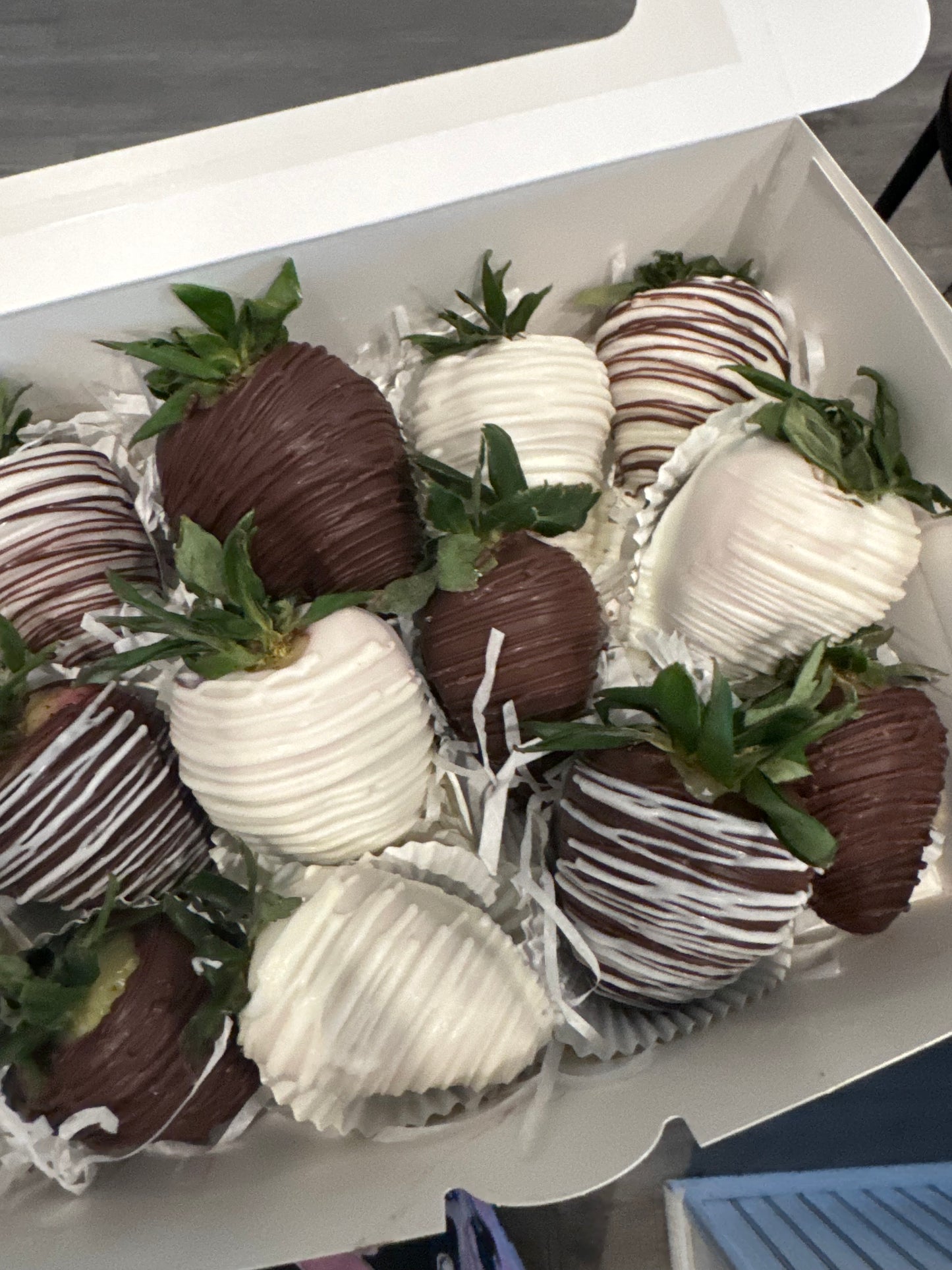 Cookies and Cream covered strawberries (dozen)