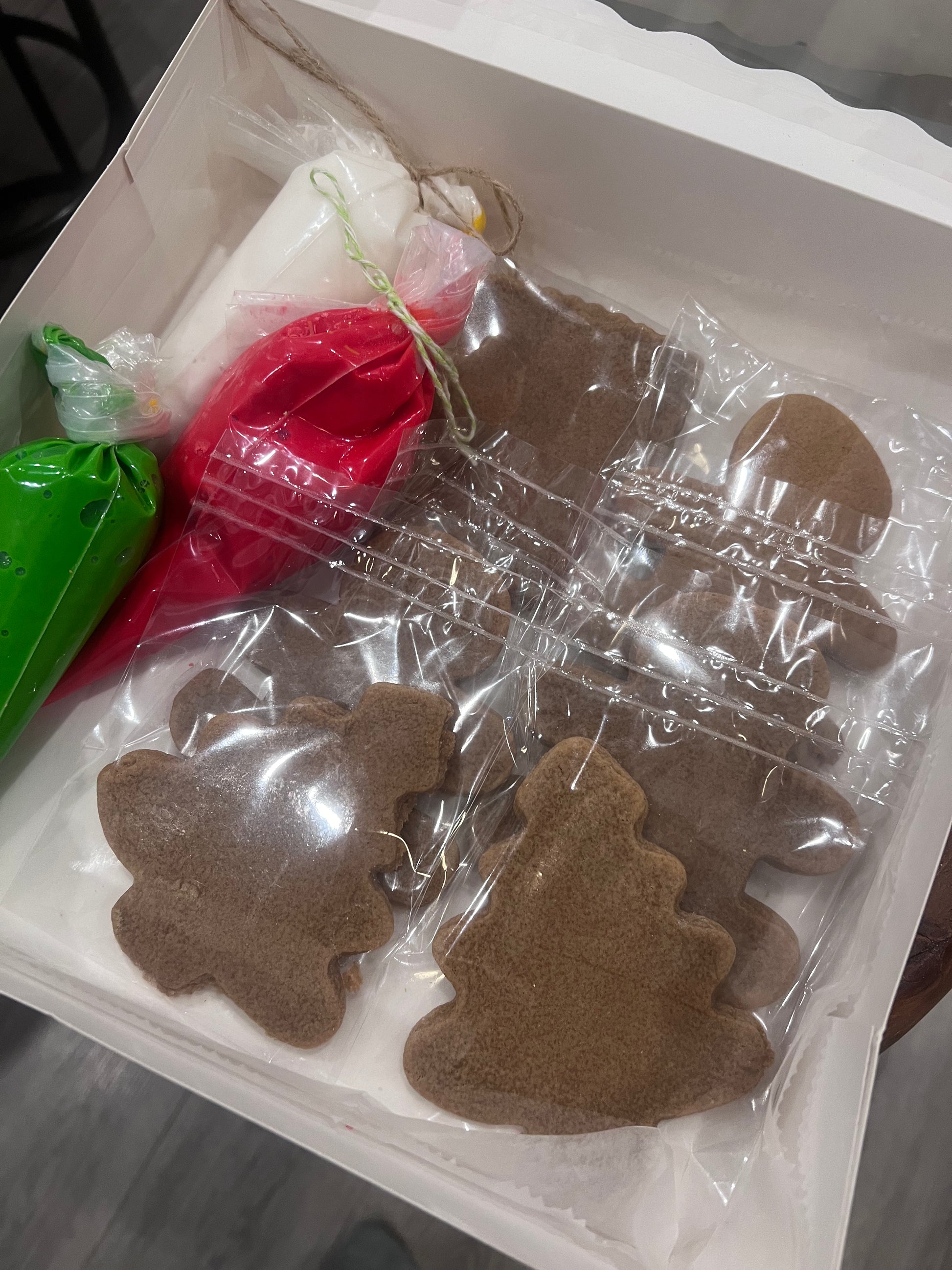 Dozengingerbread decorating kit The cookie lady