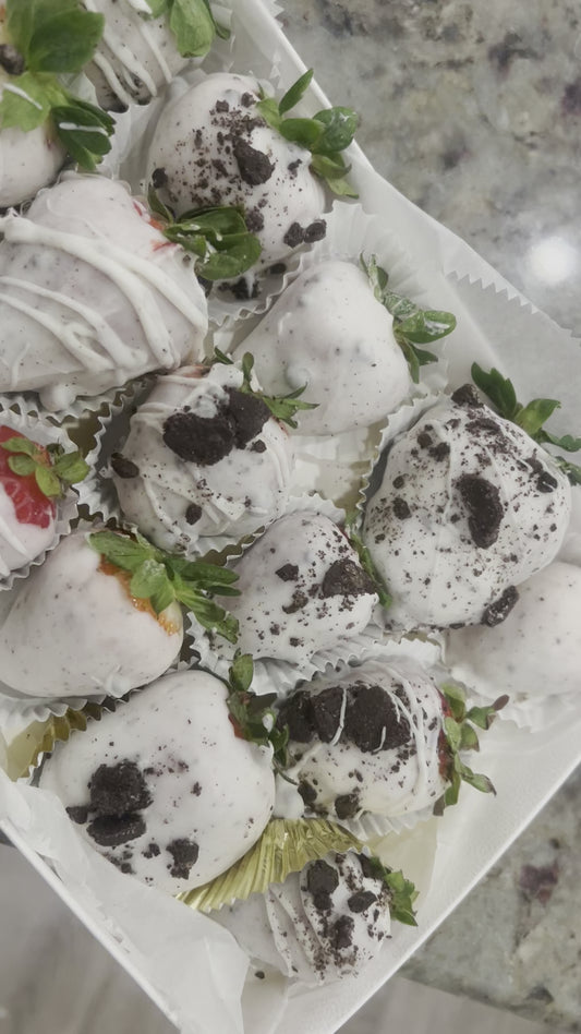 Cookies and Cream covered strawberries (dozen)